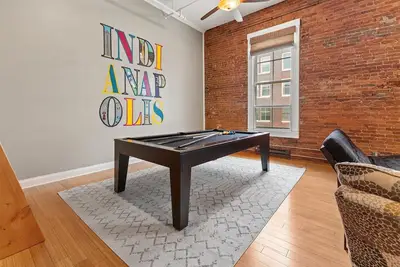 Modern Loft next to Georgia St. & Convention Ctr.