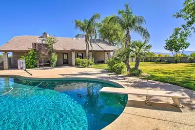 Image de Luxe Scottsdale Home w/ Horse Stables & Pool!
