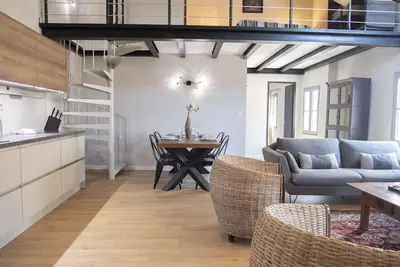 Image de Loft in the heart of the historic center of Isle sur la Sorgue