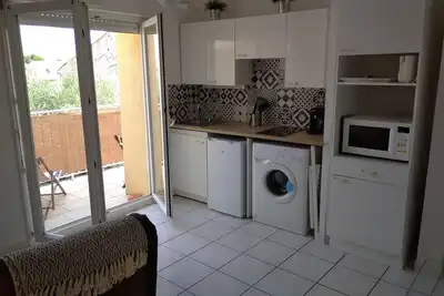 Image de F2 avec terrasse à 5 minutes des plages de Carnon
