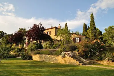Image de Villa à Montanare avec 6 chambres à coucher, 12 couchages