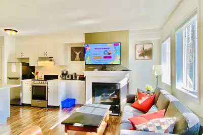 Image de Private Entrance, Mountain View, 2 Br/1. 5 Bt