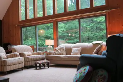 Image de Super Clean Renovated Ski Chalet in Summer!