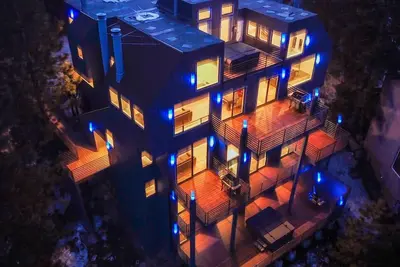 Image de Luxe15: Blue Diamond Vip mega lodge Lake Tahoe hot tub pool game room