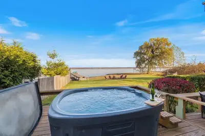 Image de Gorgeous lake house