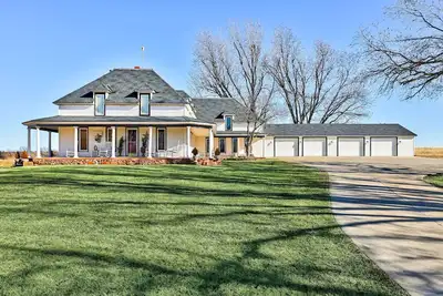 Image de 1908 Victorian Farmhouse Unit A