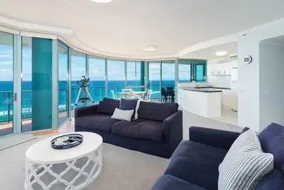 Image de 2 Bedroom Ocean View Apartment with expansive beach and ocean views