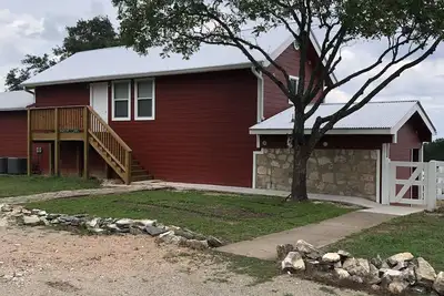 Image de Newly renovated property on Exotic Game Ranch, minutes from downtown