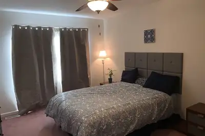 Image de Cozy and fresh one-bedroom, 10 minutes from Old Town Alexandria