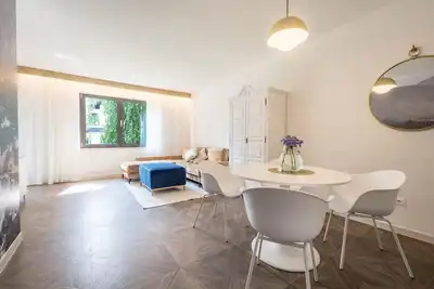 Image de Appartement \"Goldfinger Individual\" avec vue sur la montagne, Wi-Fi et balcon