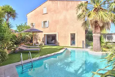 Image de Maison avec piscine et jardin 4 chambres 8 pers. grand séjour 2 salles de bain
