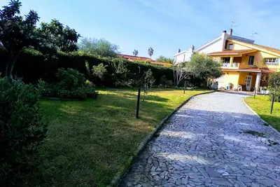 Image de Studio apartment in Villa with garden