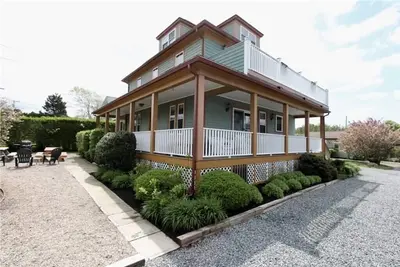 Image de 4 bedroom waterview apt walking distance to beach