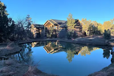 Image de Beautiful, Large Mountain Home In Torreon, Hot Tub In Deck, Check In/Out 1pm!