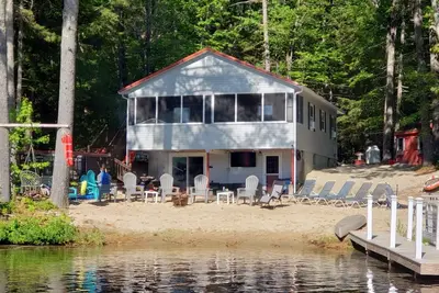 Image de Waterfront! ! ! Gentle sloping beach highlights this updated waterfront home!