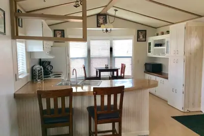 Image de Clean and Cozy Home Away from Home!
