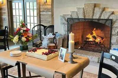 Image de Winter Special! Deeply discounted rates for our modern mountain chic cottage