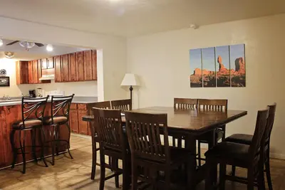 Image de Downtown Stay – Walk to Shops, Dining & More