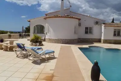 Image de Villa for 4-5 people with private pool, air conditioning, internet
