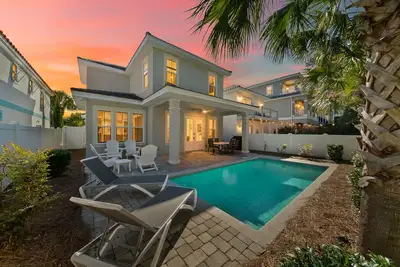 Image de Luxury 4br - 4. 5bh, Private Pool, 4min Walk To Beach, Pool Heating Available