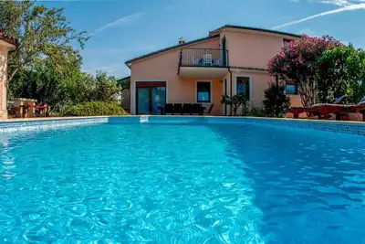 Image de Maison de vacances Ližnjan pour 1 - 10 personnes avec 4 chambres à coucher - Logement de vacances da