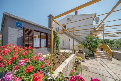 Image de Appartement de vacances Vodice pour 2 - 4 personnes avec 1 chambre Ă coucher - Appartement de vacanc
