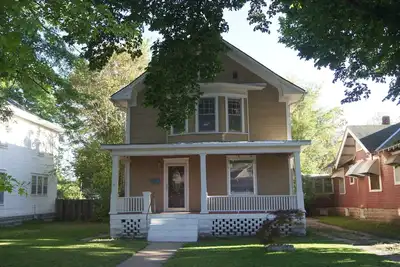 Image de Charming Colonial Home with Private Chipping Green