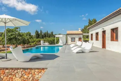 Image de Modern country house with pool & a/c for 6 people