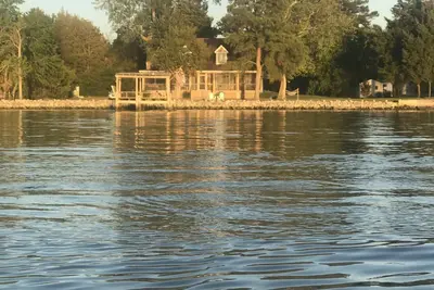 Image de Waterfront. Gorgeous. Sunsets. Special.