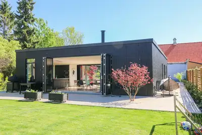 Image de Modern architect-designed atrium house