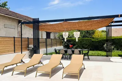 Image de Maison avec piscine proche du centre ville