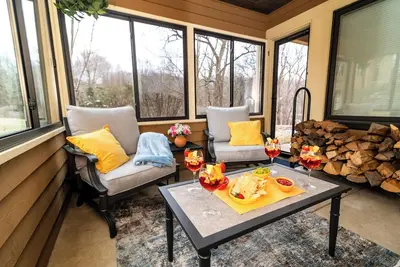 Image de SemiPrivate Pool/Cozy Porch/Walk to Resort, Spa and Golf!