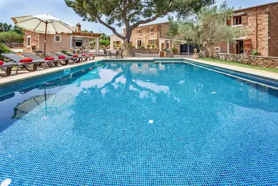 Image de Ses Angoixes holiday house for 10 people with private tennis court and pool in Santanyí