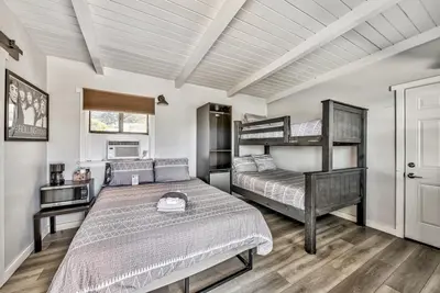 Image de Wwm 10 · 10 Family Adventure bunk suite, explore, relax