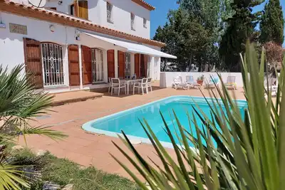 Image de Villa avec piscine privéee à 50 mètres de la plage wifi accès internet illimité