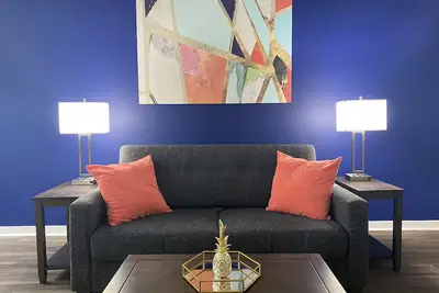 Image de The Lodge, Pets Ok, Wifi, Near Hospital, Monument Circle, King Beds, 2br/2ba