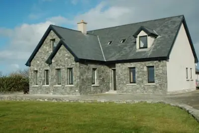 Image de Stunning House 5 min walk from Omey strand - sleeps 8 guests in 4 bedrooms