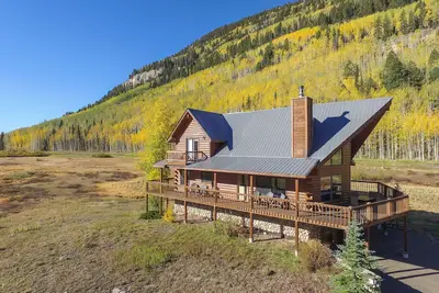 Image de Classic Colorado Log Cabin - Unmatched Views of Engineer Mtn - 3 Mins to Purg