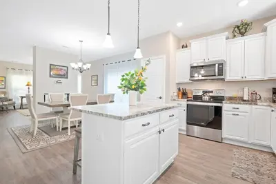 Image de Gorgeous new home, one level & convenient location