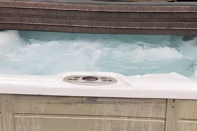 Image de The Lake Life Retreat with Hot Tub