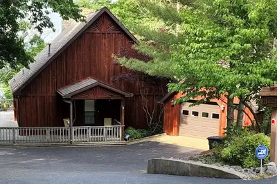 Image de Family Vaca walk path to Barren River Lake. Kayak/Canoes/dock