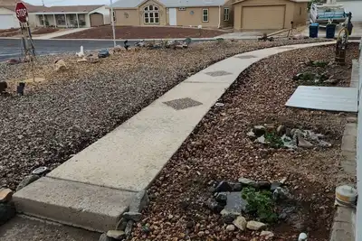 Image de Quiet northside neighborhood, large home, Lake side of highway, family friendly.