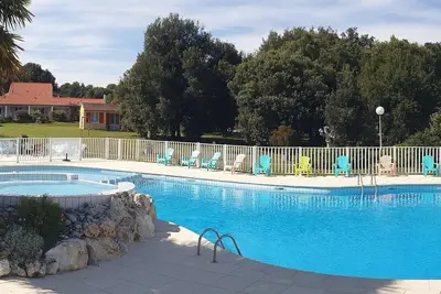 Image de Gîte indépendant  4/6 Pers dans un village vacances avec piscine