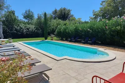 Image de Villa 5 étoiles, climatisée, au calme, vue sur les Alpilles, piscine chauffée