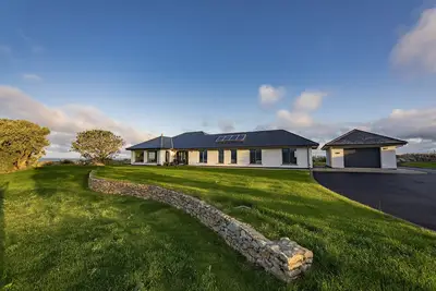 Image de Fantastic sea view and right next to golf course