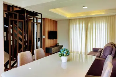 Image de Beautiful Townhouse 250 Meters From Mariscal