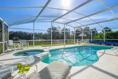 Image de Lovely 4 bed 3 bath villa-corner plot-south east facing pool-no rear neighbours
