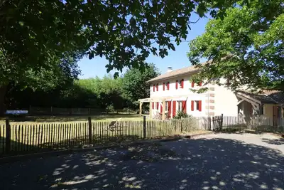 Image de Grande Maison entre Lac et Forêt