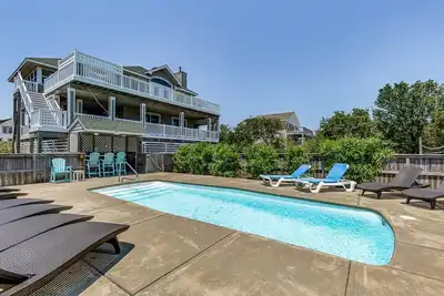 Image de Obx Escape | 1175 ft from the beach | Private Pool, Hot Tub