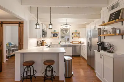 Image de Cozy and adorable 2br next to Coast Guard Beach!